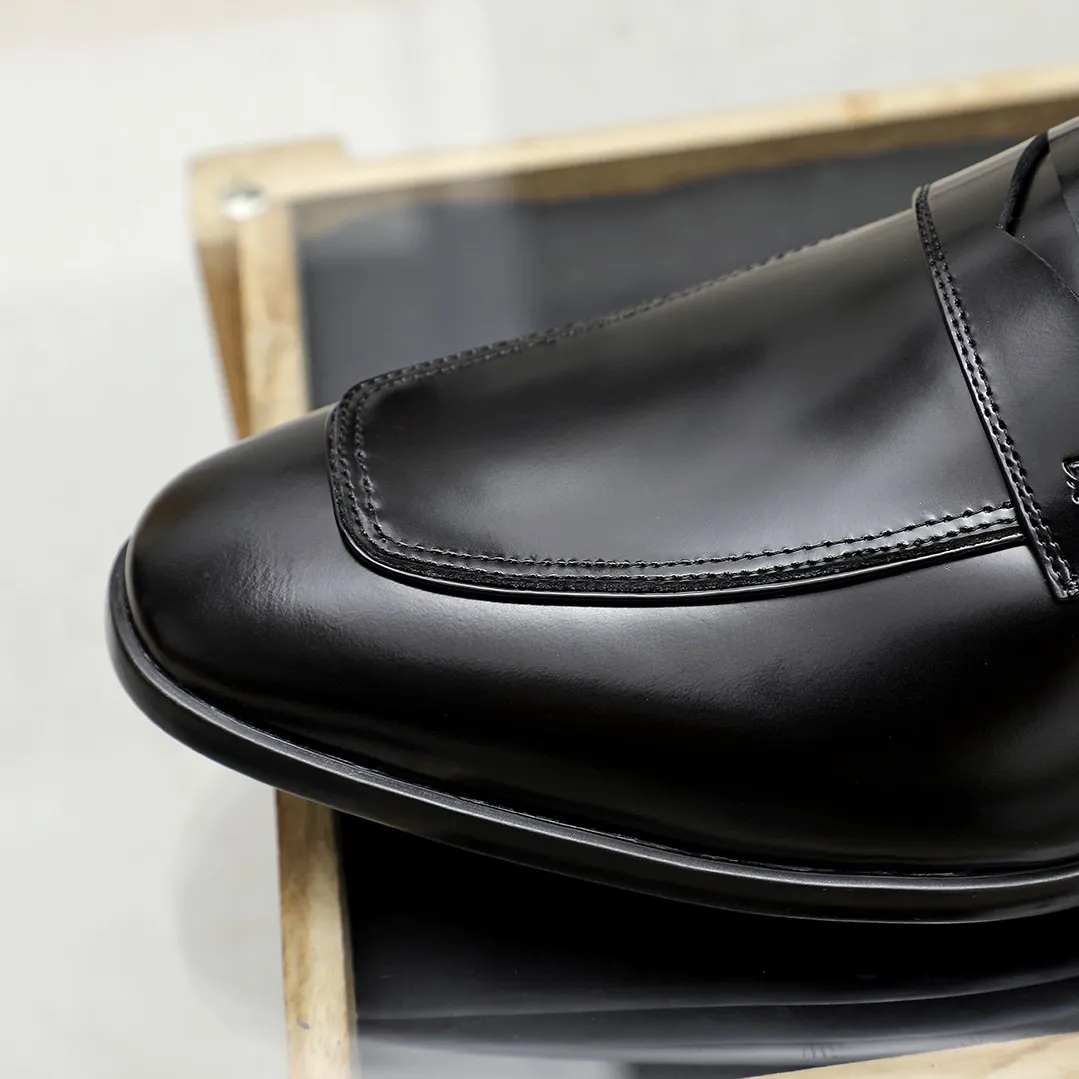 Men's shoes 💰600 🕷🕷🐂【Ferragamo】 Popular fashion casual shoes🇨🇳Official website counter 1:1 production, original mold opening💯Good quality can be seen, imported high-end first-layer pebbled calfskin, water-dyed🐂leather lining🌿very clear texture, high-quality waterproof, non-slip and wear-resistant outsole🎋high quality and low price, truly handmade🍓, 5 colors available! Code number 38-44 (45. To be customized)